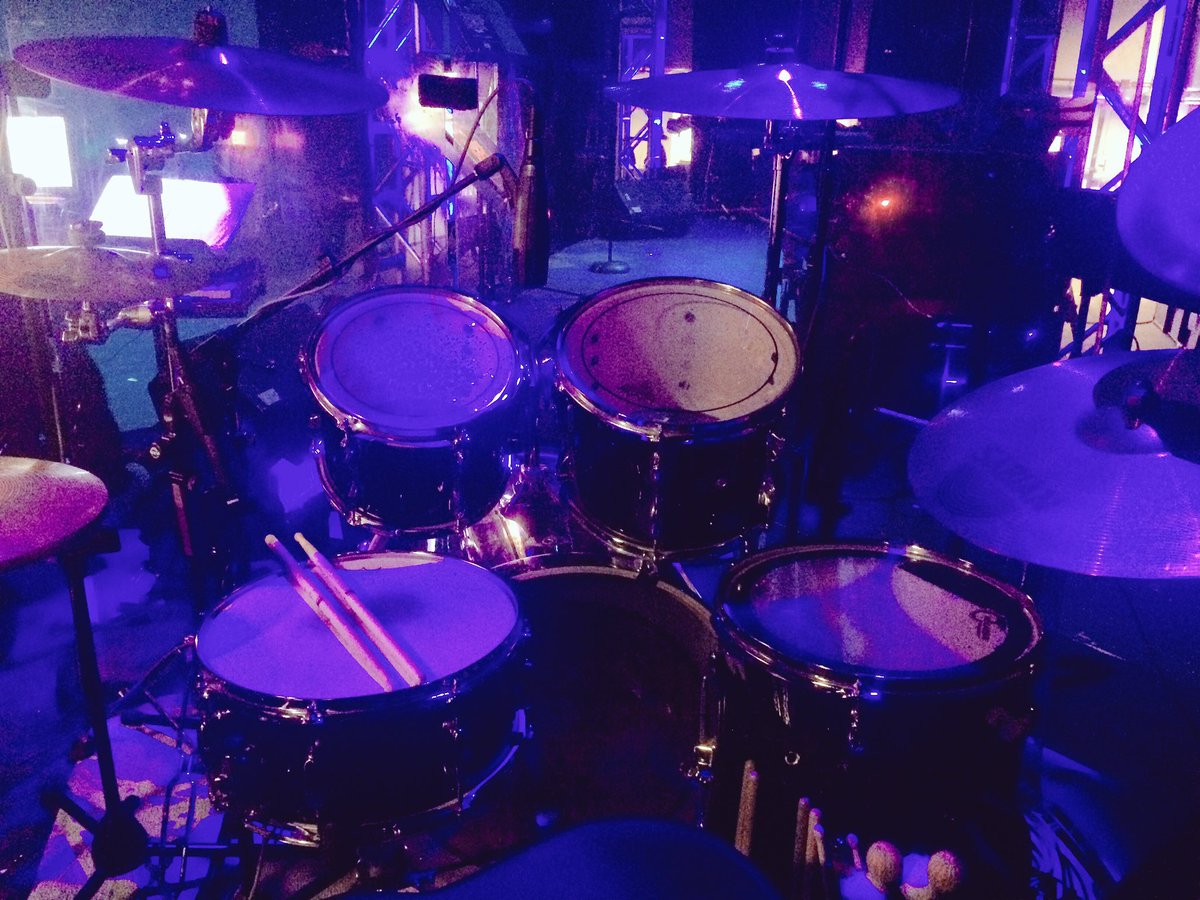 JoelCarver_ATS's tweet photo. Pre-rehearsal set pic, because why not? #gigging #drums #lifeinthepit #SchoolofRockMusical https://t.co/ou94aEbntZ