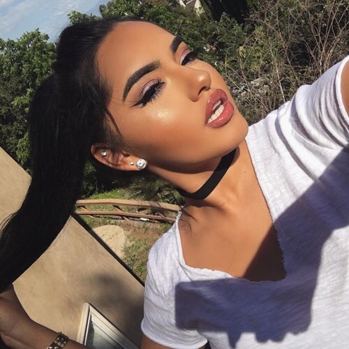 ⇝ Carla J
⇝ New Account 
⇝ Not new to RP
⇝ Ships with Chemistry 
⇝ Kind of descriptive 

RTs/Likes are appreciated!