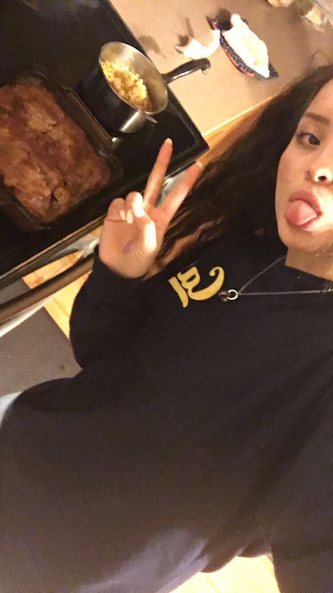 addison_hays's tweet photo. i love hamloaf @brookehall571 @jajennings22 https://t.co/Rqkrx8kifp