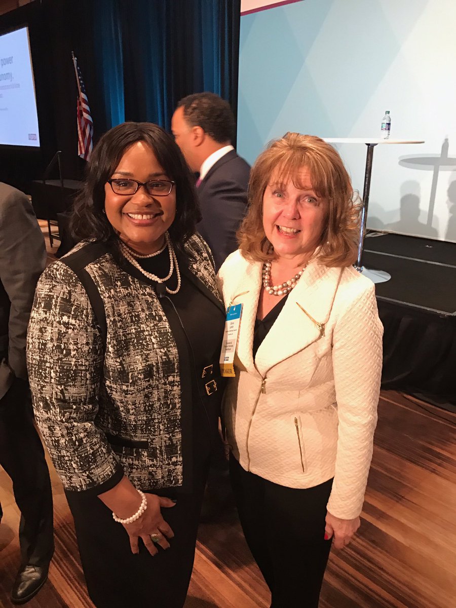 TargetGov's tweet photo. Fabulous day helping business succeed #OGCAtlanta @AmexOPEN @SBAgov with Jackie Robinson Burnett and Gloria Larkin https://t.co/fKLoKAFXP4