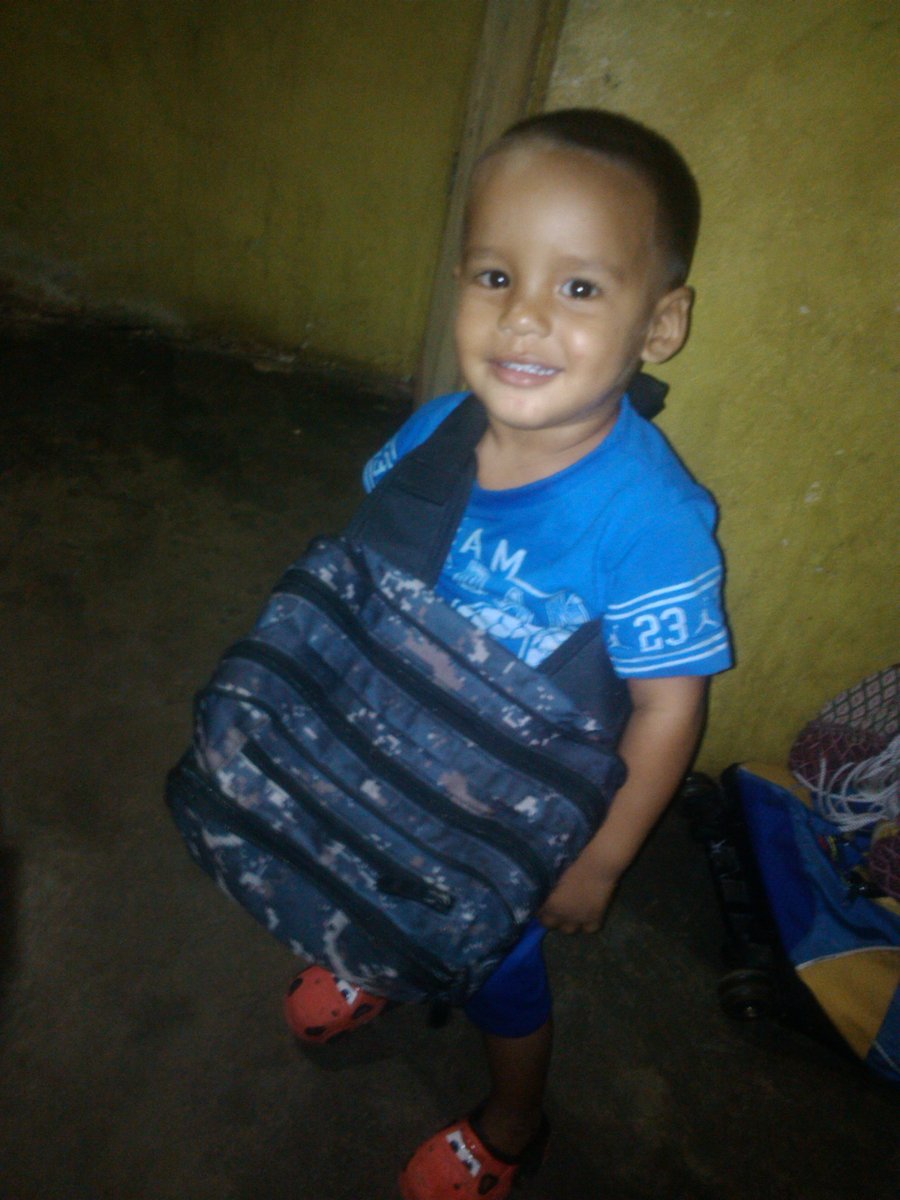 claynerjose's tweet photo. Le doy las gracias a mi dios x darme a este niño tan hermoso q es mi hijo lo adoro https://t.co/uTwMQgPxmP