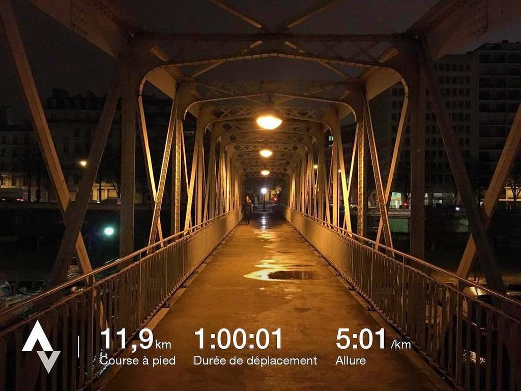tom_jaures's tweet photo. 6h00 du mat' quelque part dans Paris .. 🌃 Sortie 1h00 à jeun, Allure cool 🤙🏼#whyirunjaures… https://t.co/yuthj9m6Z5 https://t.co/BrXgo1TeTz