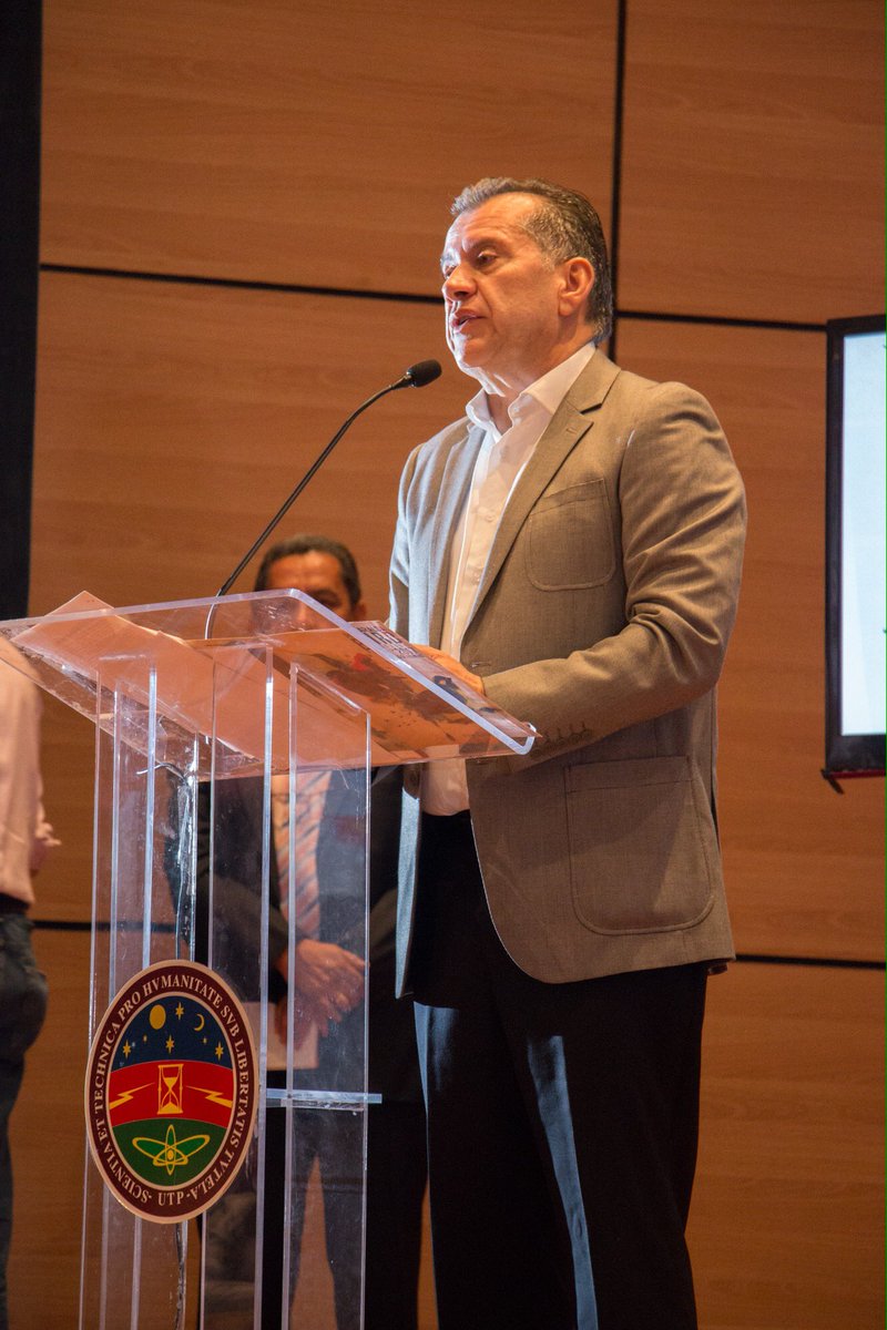Bird_Festival's tweet photo. Hoy realizamos la apertura oficial del Risaralda Bird Festival. https://t.co/7YQ8gsMyfj