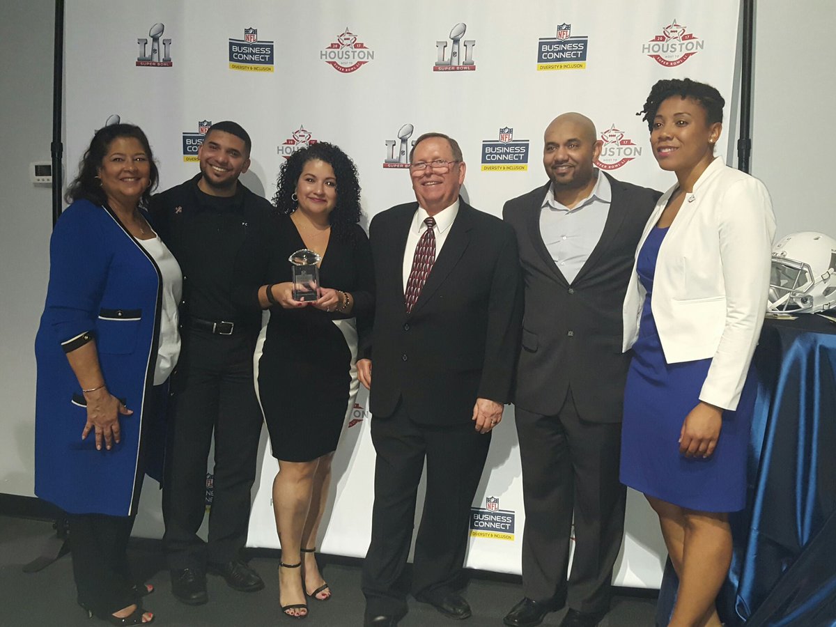 HandleWorkLife's tweet image. Picture Worth  Custom Framing, tonight's   MVP Suppliers!! #businessconnectHOU @bjw704 @HouSuperBowl