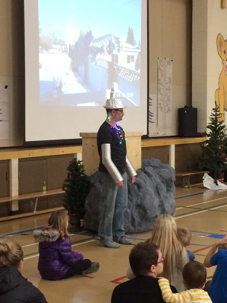 MrsGoruk's tweet photo. An awesome Science Literacy Night at @GBProbeSchool #probewildrobot !!!! https://t.co/opgBlx9HPi