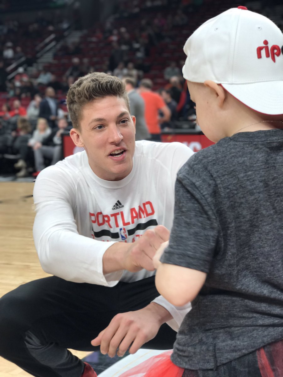 Meyers Leonard (MeyersLeonard11) Twitter