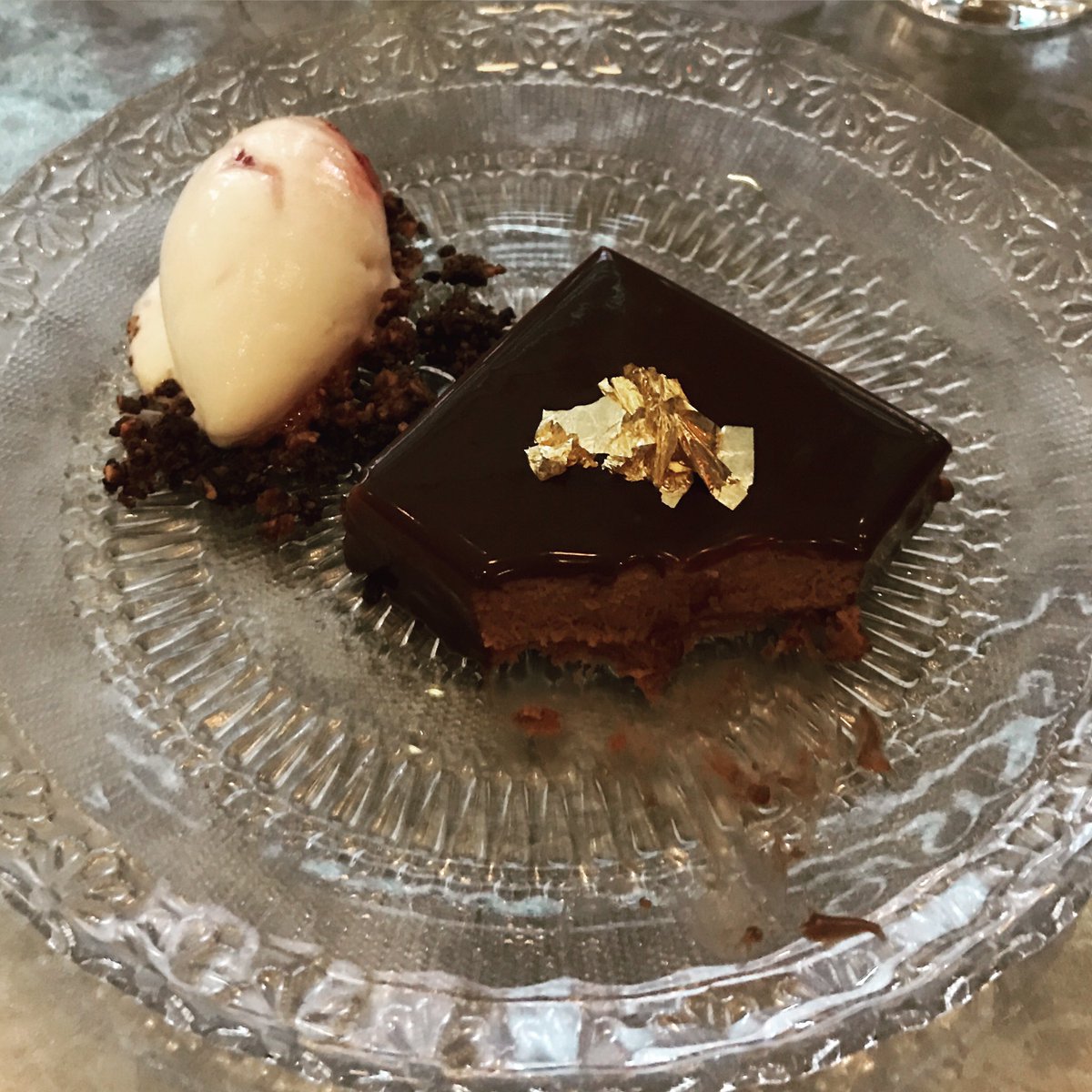 Jessica_Hurstel's tweet photo. I think I have fallen in #love #peanutbuttercroquant @lamiconyc https://t.co/hrTzFy6RBk