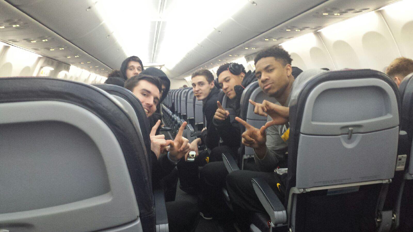 C3jOkrdWEAAQAUM.jpg:large