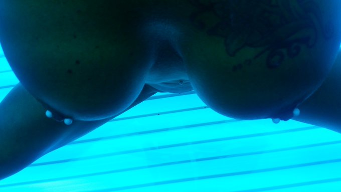#TittyTuesday #tanningbed #MILF https://t.co/ZOkekMOYNY<a href="/tag/tittytuesday"class="tags">#TittyTuesday</a><a href="/tag/tanningbed"class="tags">#tanningbed</a><a href="/tag/milf"class="tags">#MILF</a>