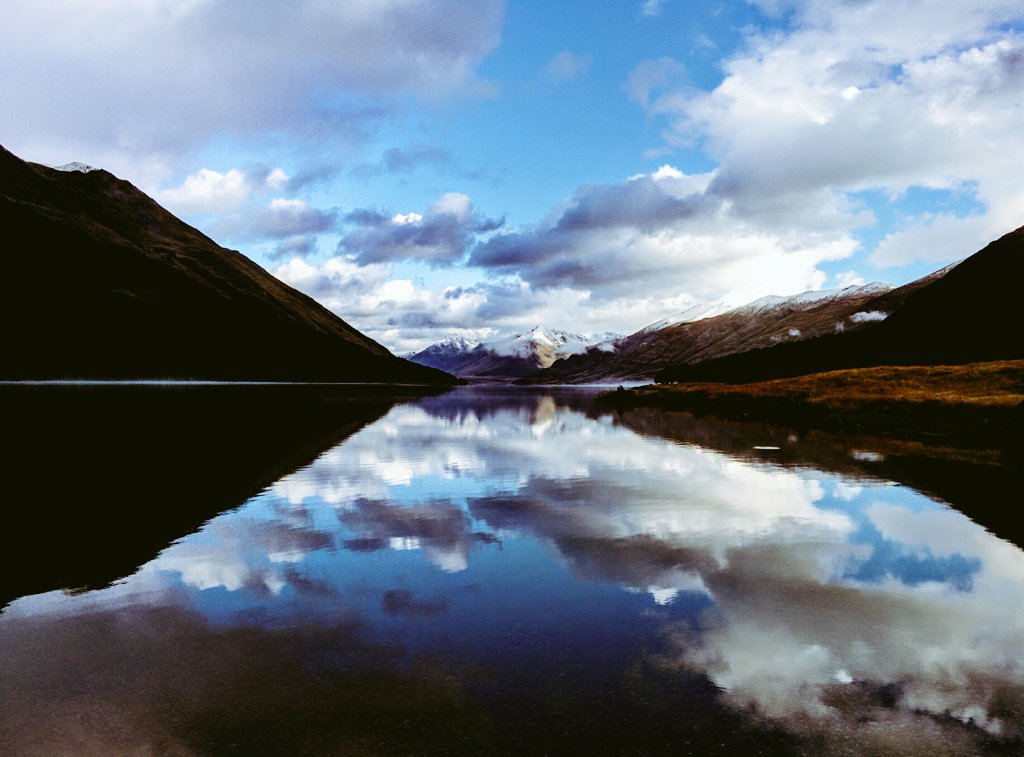 ASeecamp's tweet image. Mavora Lake 
One cool spot of &apos;Lord of the Rings&apos; 
Almost froze to death at night tho