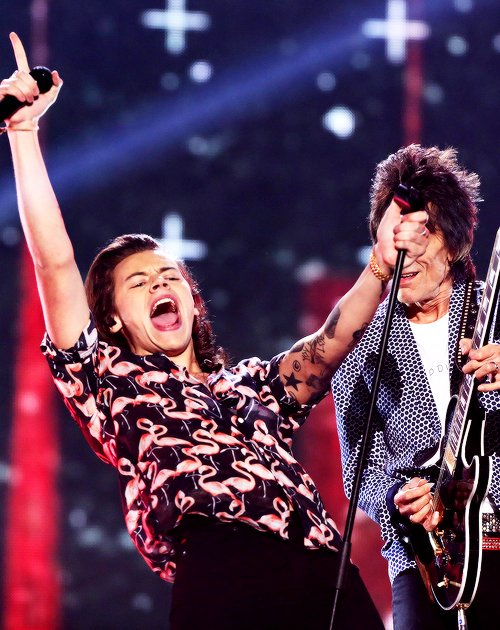 JannatRiana's tweet photo. Okay. Where do I start? #HappyBirthdayHarry. Can't believe you're 23, now. Be happy and keep smiling. My precious little emerald. https://t.co/KwkkovUlGK