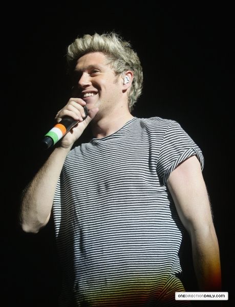 1DHQDaily's tweet photo. How many RTs?

#OneDBestFans https://t.co/UgY7VH54xx