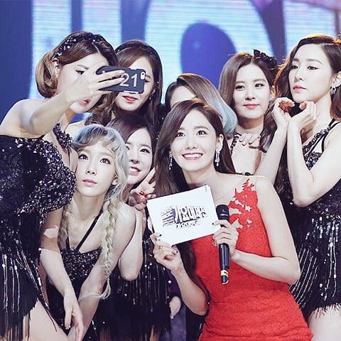 changmin_yoona's tweet photo. そろそろソシコン発表してもいいんじゃない？ ほら、この前もテヨンはSONEに会いたいって言ってたしさ😍 https://t.co/addOF2Sd9s