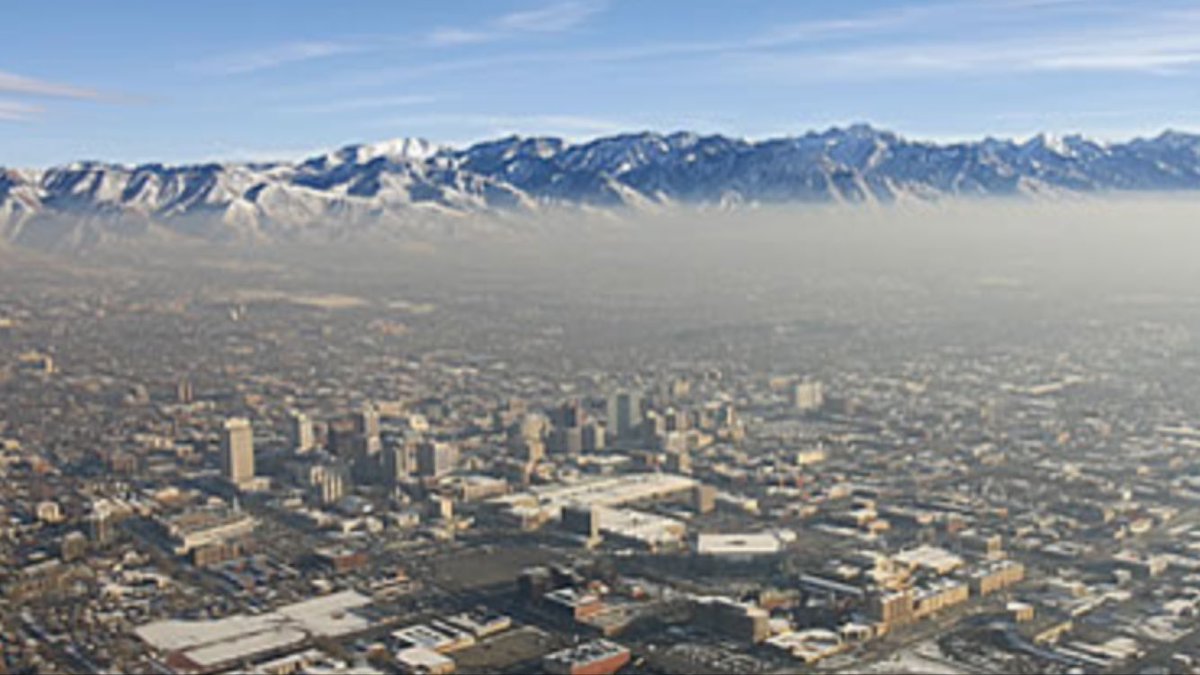 Lance_Evanson's tweet photo. @elonmusk ETA on solar roof? Utah needs major help with winter inversion pollution. https://t.co/FACIRTVi5m https://t.co/gPtJu2YjxR