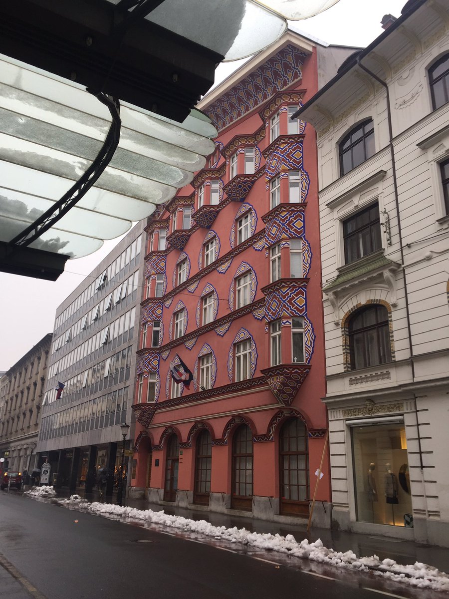 sebchnt's tweet photo. Welcome to Ljubjana #EFMD #DEANSCONFERENCE #Slovenia @GroupeESCPAU https://t.co/jHi8wNd7b8