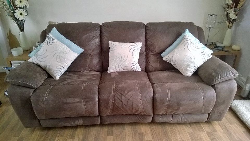 MandKCleaning's tweet photo. #Upholstery #Cleaning. Real or not real, that is the question. Read our latest blog here https://t.co/6SFBYqLOCx #hotwaterextraction https://t.co/kmZDfx6Eim