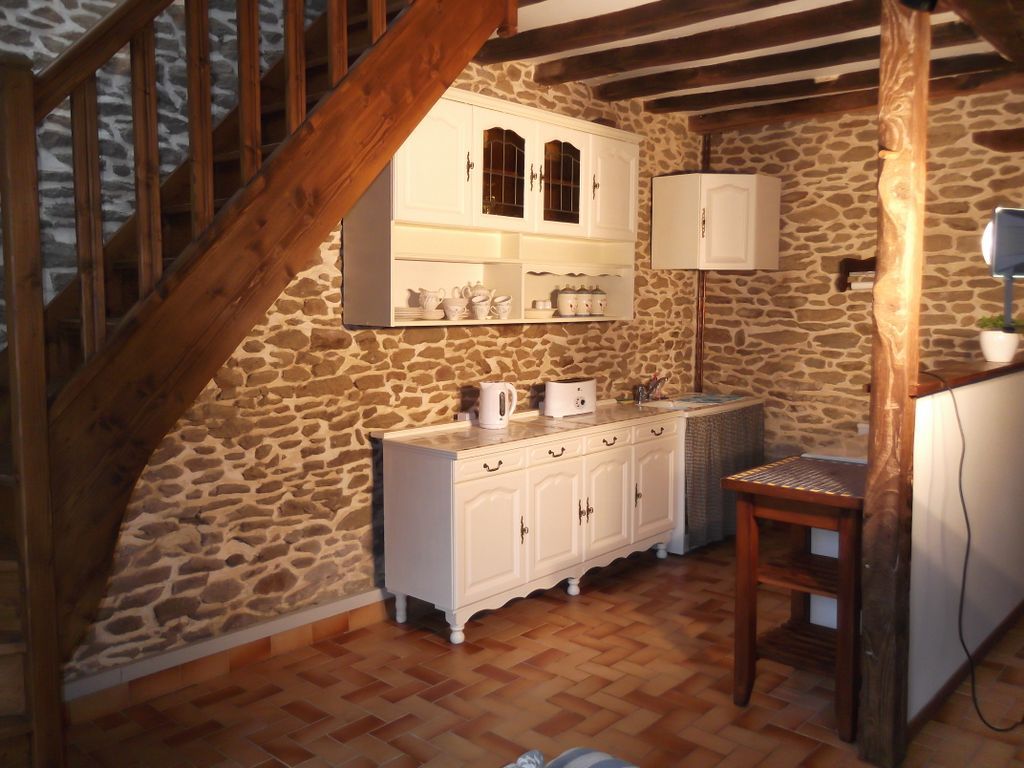 Maintenant que le temps devient plus chaud, si vous pensez à des vacances, pourquoi ne pas considérer notre gîte de charme en Mayenne?