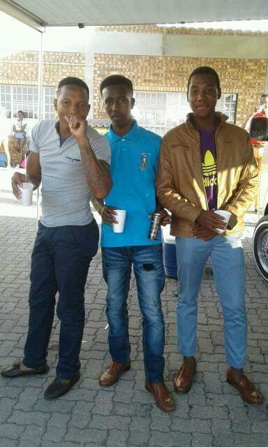 thani_excellent's tweet photo. Me and my friends #havingfun https://t.co/YDlpUmPfsQ