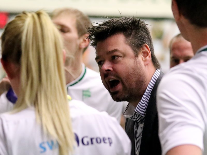 Detlef Elewaut is ook komend seizoen trainer van <a href="/PKCKorfbal/">PKC-Korfbal</a>. Met die ploeg staat de Belgische coach ongeslagen bovenaan in #korfballeague.