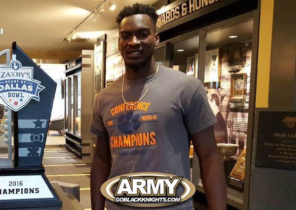 goblackknights's tweet photo. ‘FREE’ NSD: GBK’s Top Five 2017 Army Offensive Commits #GoArmyBeatNavy #ArmyFootball #KnightTime17 #GoBlackKnights https://t.co/jQICaXGonO https://t.co/9Z8BwZfQok