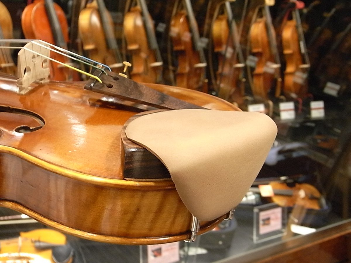 ストラドパッド】ヴァイオリンのアゴ当ての金具部分までカバーできる