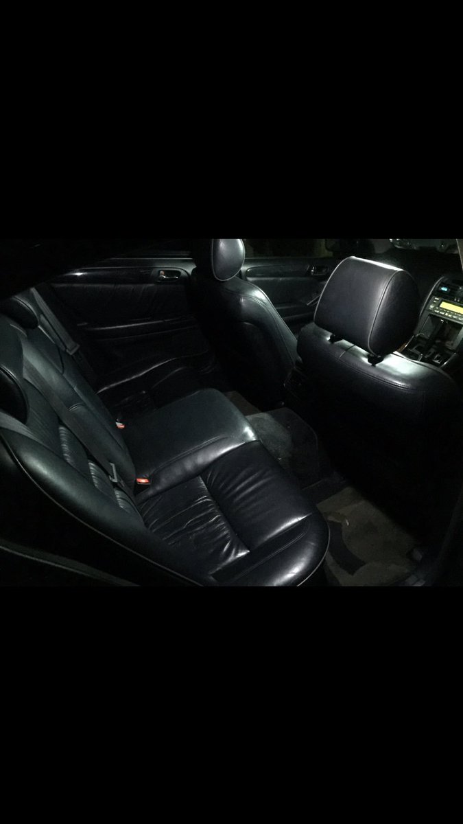 agmdatj's tweet photo. #アリスト売ります #車売ります 車売ります 
車高調 19インチ社外ホイール 車内ほぼLED 距離165000㎞ JBLのウーファはいってます車検４月まで。今は純正のデッキ付いてます。不具合特に無し凹みはないですが傷は所々あります。交換も有りです
20万円〜値下げありです https://t.co/bYPumsIEJ4