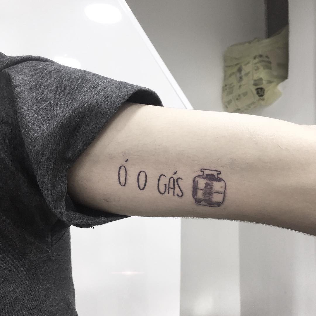 JornalOGlobo's tweet photo. 'Ó o gás': Viral também chega à pele. https://t.co/bYCG21GbZ7 #BlogTattoo https://t.co/AK26tGCGcR