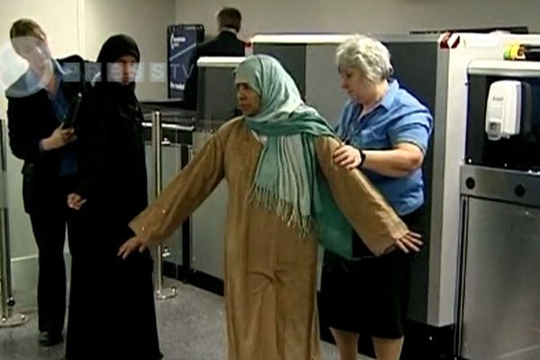 LRB's tweet image. The travel ban must be defeated, but a return to ‘normal’ will not be enough. lrb.co.uk/blog/2017/01/3…