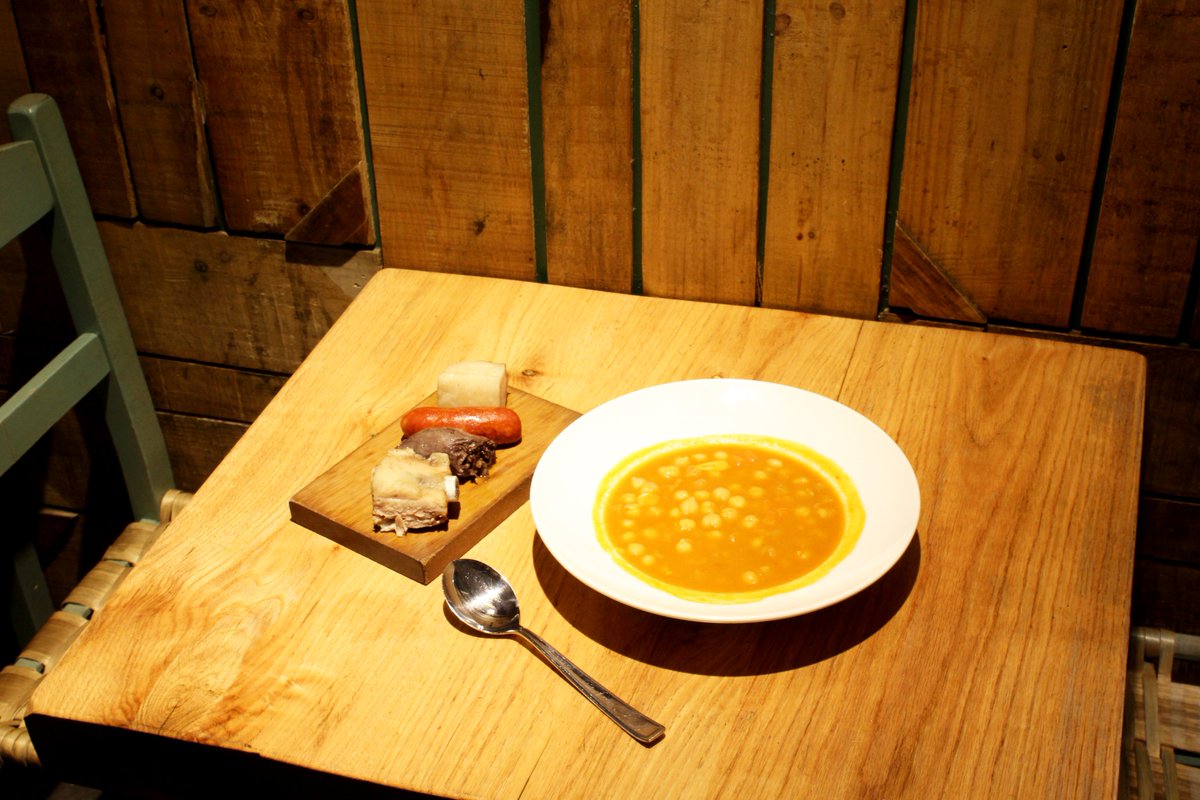 atarigastroteka's tweet photo. Nuestro plato de cuchara de este miércoles! Garbanzos con sus sacramentos ¿Apetece? goxo-goxo!
#plato #cuchara #garbanzos #AtariSS #donostia https://t.co/ZPIto0x0fs