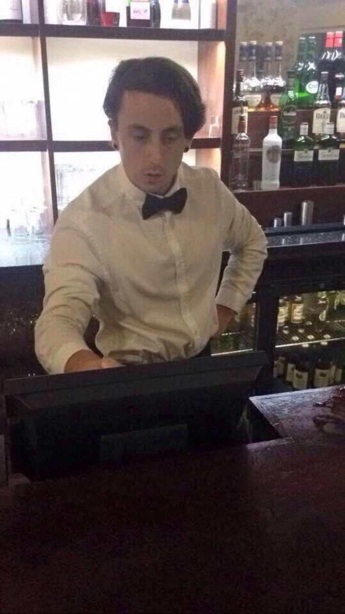 robboma24's tweet photo. Transer News..
Gary Neville last minute move to Wetherspoons went through ok #transferdeadlineday https://t.co/O7MWOzBPmZ