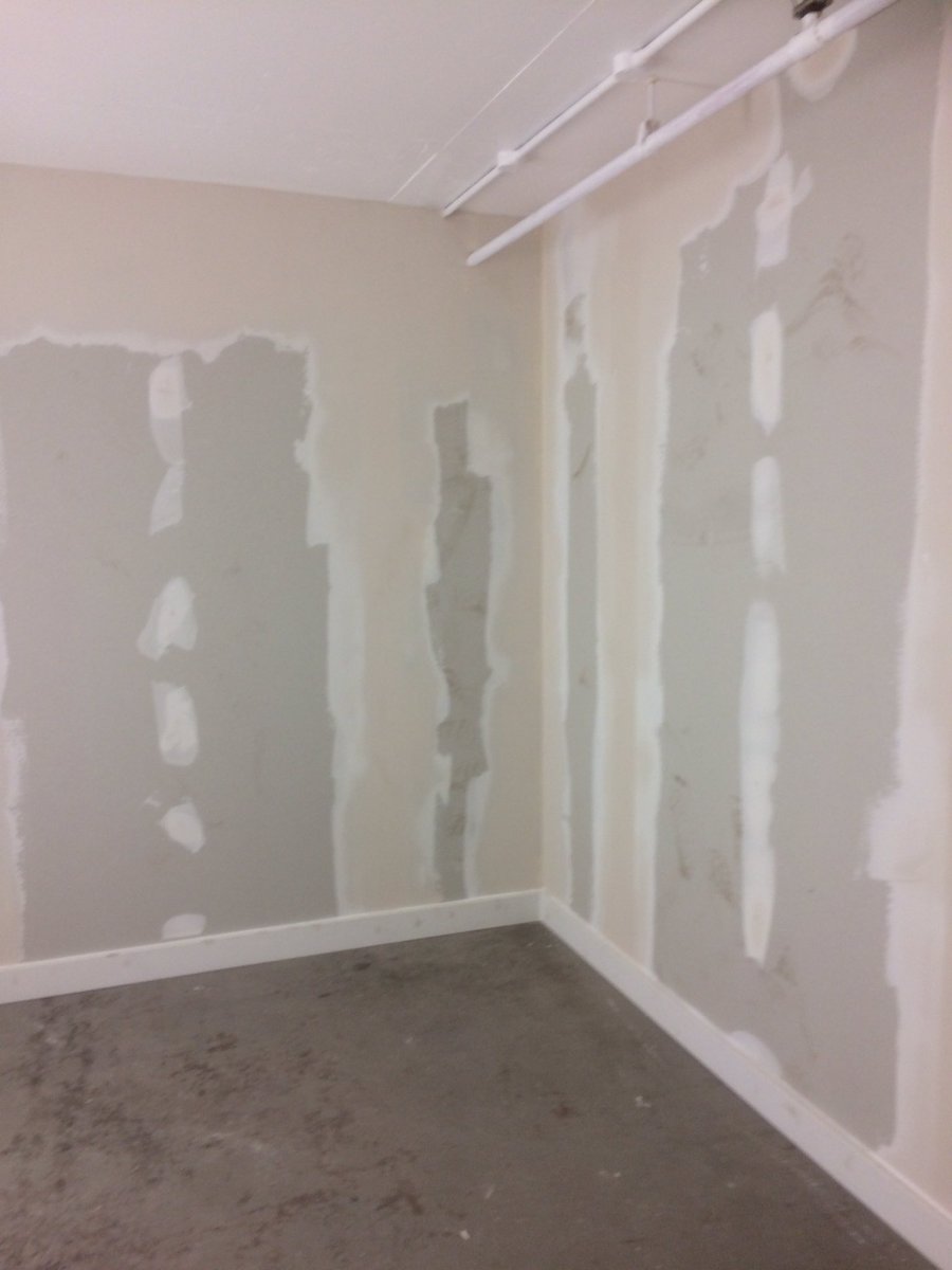 SupremeFinishes's tweet photo. Jaguar Land Rover Gaydon Drywall and Painting https://t.co/a70ARW7ERi