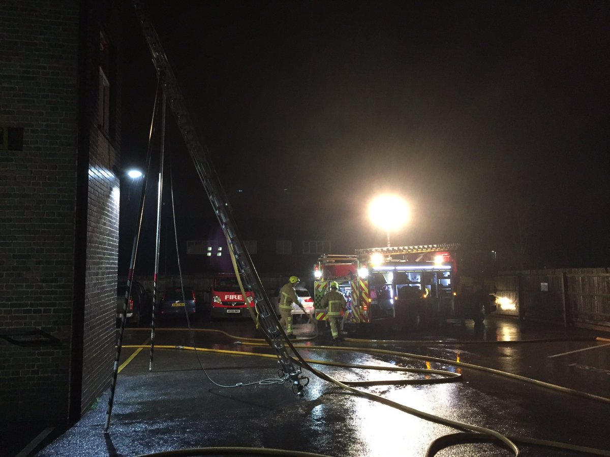 Sawbo_Fire_C27's tweet photo. Making the most of no chance of ice, wet drills completed last night, ladders &amp; pumping along with technical knowledge on our equipment https://t.co/0Jyye6SBsr