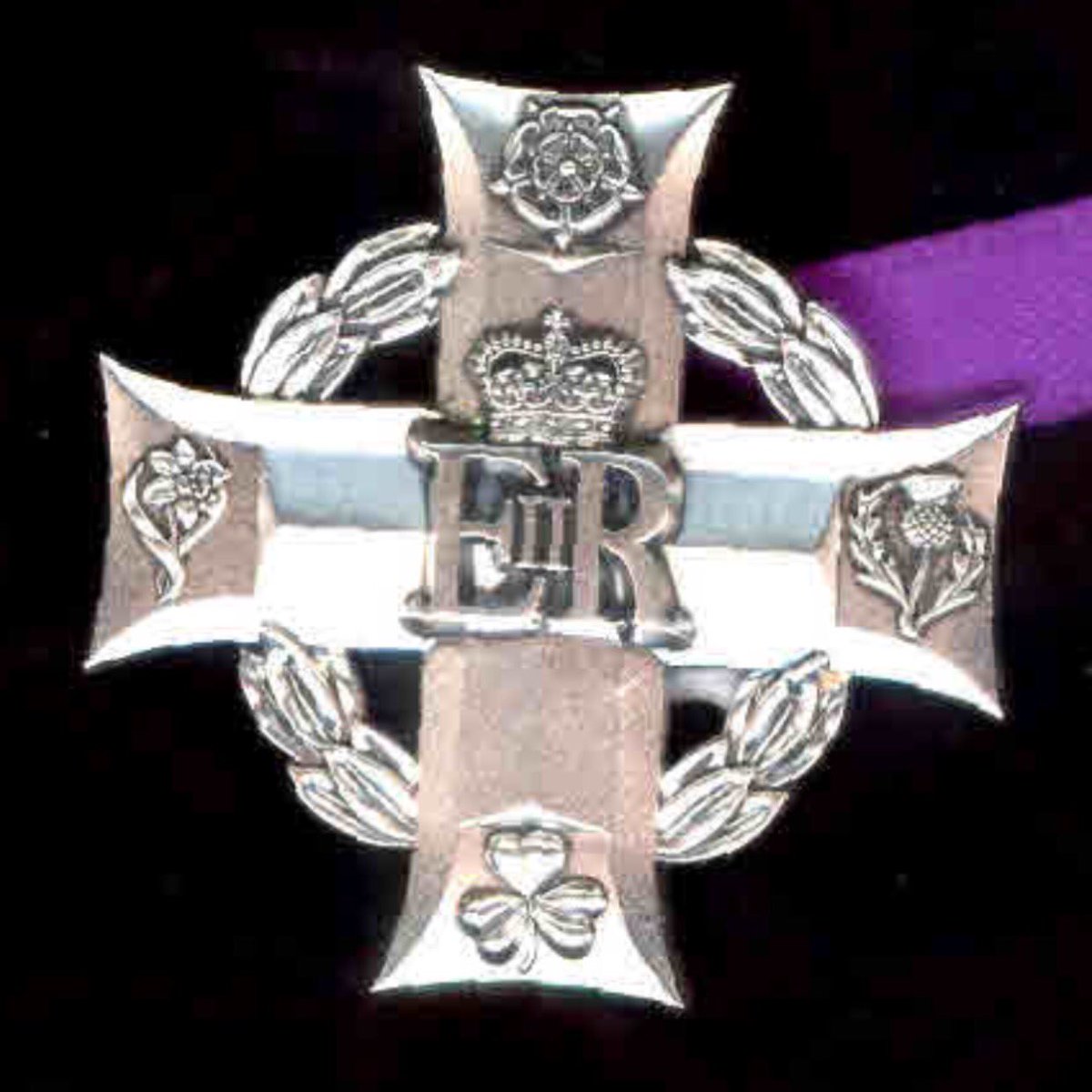 AlastairBruce_'s tweet photo. @RoyalDickie Noone checked design of noble #ElizabethCross either-it has pre1922 Irish Shamrock rather than NI Flax & Daffodil not WelshLeek https://t.co/UAq5bw8OKf