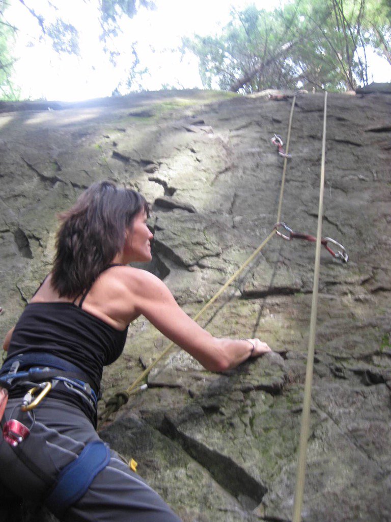 susan_newer's tweet photo. Fun times #Exit38 #rockclimbing #seattle #snoqualmiepass #adventure https://t.co/niN4oS0Vz4
