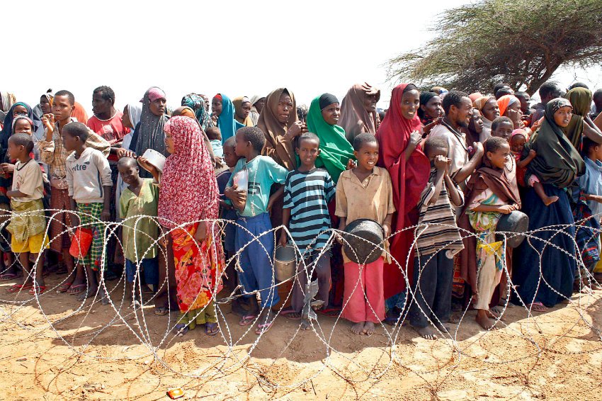 Dadaabrefugees's tweet photo. 25Yrs Old Boy who was affected by the #RefugeeBan Was rescued by his mum after he attempted to Suicide himself in Dadaab Camps.#NeedHope https://t.co/G4uV9owlAW