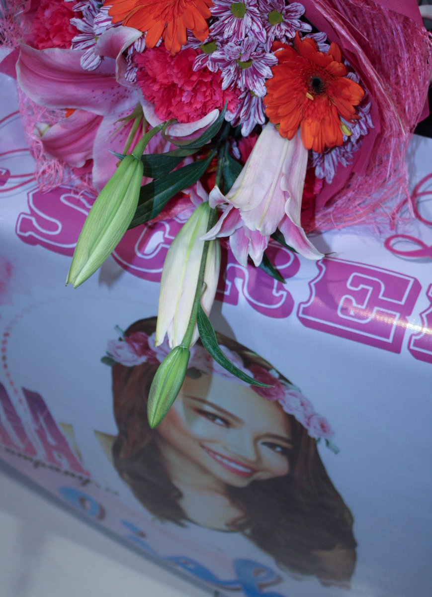 MihosGlobalD's tweet photo. Last nights flowers for the queen @gt_miho https://t.co/4S1nTc9EZ0