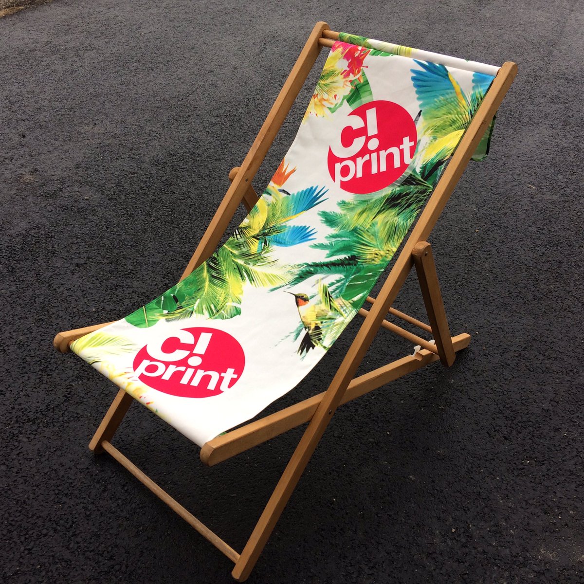 lestransats's tweet photo. Découvrez nos Transats sur le @Salon_CPrint, personnalisez vos espaces de détente sur vos événements #CPrint #lestransats #plage #lyon https://t.co/3UVegsu3o4