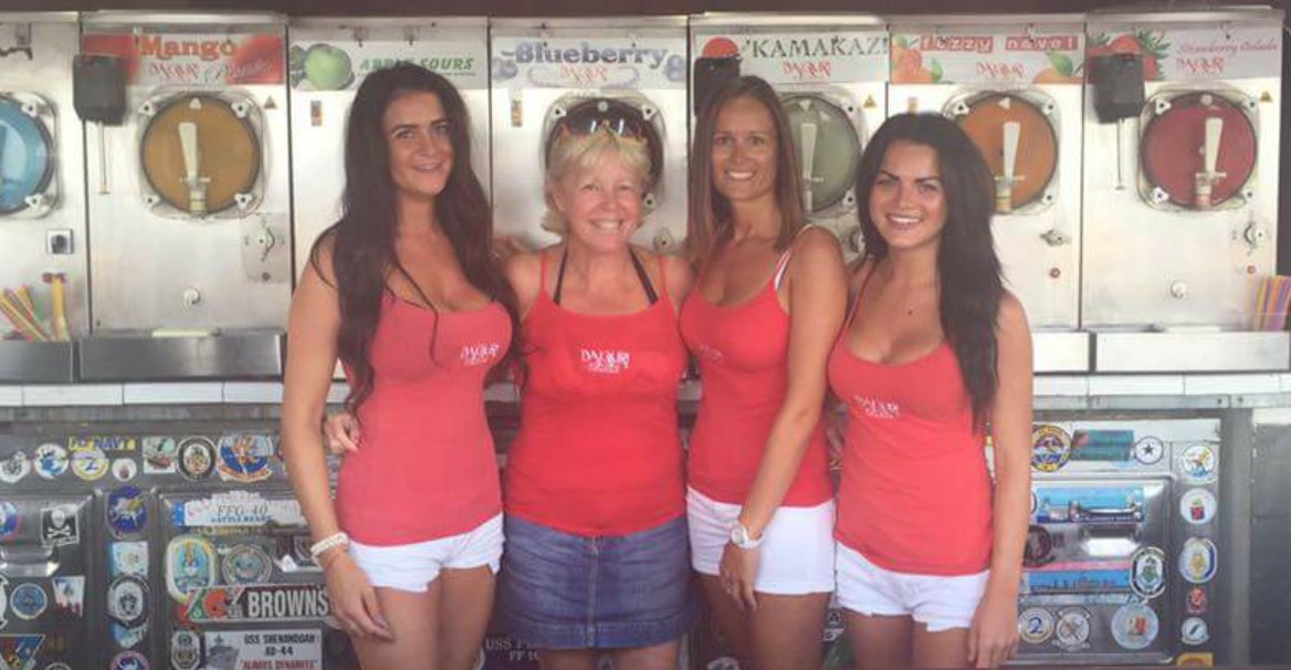 Nic_Bardsley's tweet photo. @denisebeighton Happy Birthday to our favorite Daiquiri Princess 👸 Hope you have a lovely day 😊🎂🎈🍾❤ xxx https://t.co/kGG4Y0kC0m