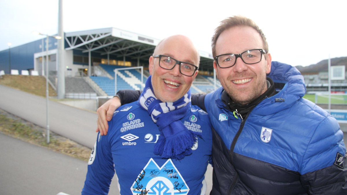 HoddFotball's tweet photo. #ejemed: LEIF GUNNAR VAR FØRST UTE - Kjøpte seg sesongkort for første gong og var tidligast då nysalet starta. https://t.co/Pf0U4X4CNs https://t.co/dkgyKuIUQH