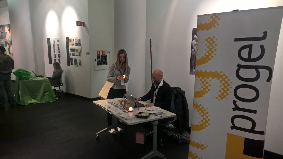 SimoneGrandini's tweet photo. Pronti attenti e via! @ProgelSpA al #tcdit17 ha già i primi contatti per Embrava Blynclight https://t.co/kXT5X1rena @DanieleGrandini https://t.co/4aL8rJ5ePq