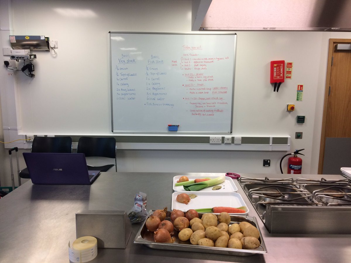 CaraNWSC's tweet image. Exciting day for West Suffolk College - Ipswich Culinary Arts for Apprentices today #future_masterchefs!