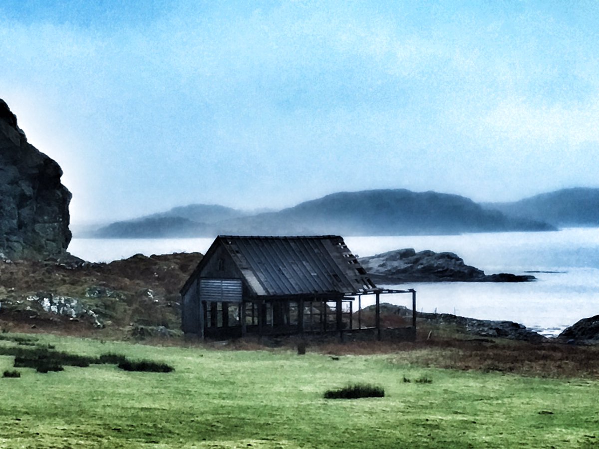 duntrunecastle's tweet photo. Boat house beach. #wildaboutArgyll @ExploreArgyll  @HeartofArgyll @mvscotland @VisitScotland @Argyll_IslesApp @saraqualter @travel #holidays https://t.co/pgjQT7I3qk