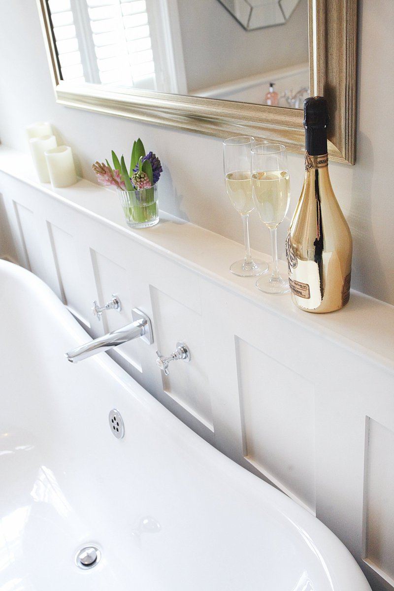 The perfect seaside romantic break? One of our luxury houses is just the thing! #valentinesBreak #ValentinesDay #love #Lytham #lythamstannes