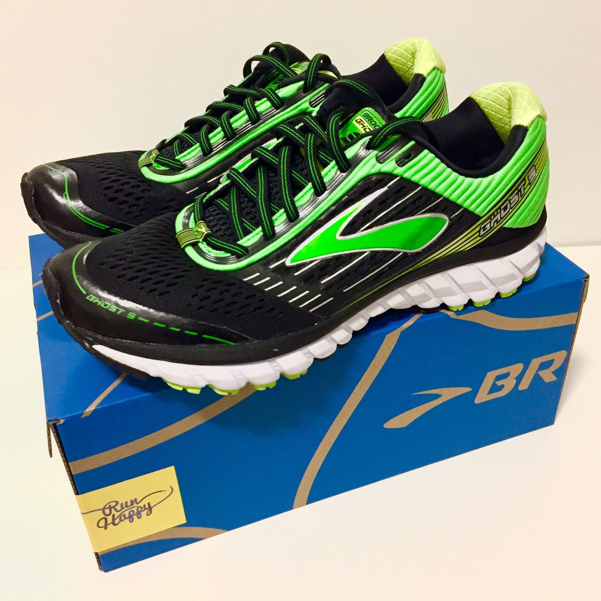JordiGumbau's tweet photo. Brooks Ghost 9.
Mis nuevas compañeras durante los próximos 800K
My new companions for the next 800K
@brooksrunning #brooksghost9 #running https://t.co/7ZHop2Uns1