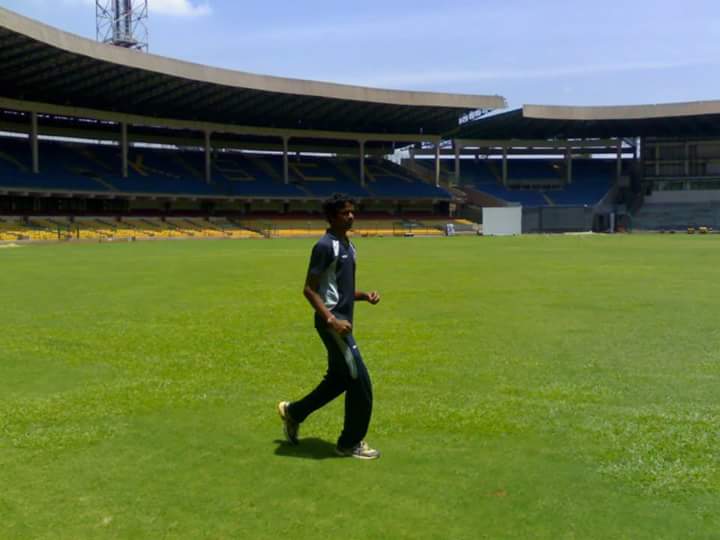 cric_rakesh's tweet photo. @Sportskeeda I ll take him to M. ChinnaSwamy Stadium and make him run along with me on a cushioned turf #EscapeTheGrid #PureBoost https://t.co/xxwNWnhqJB