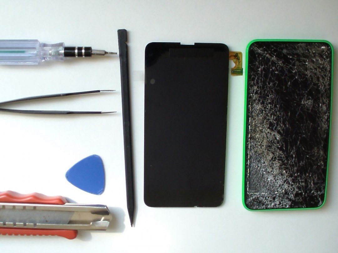 шлейф подсветки экрана на ipad air 2. защитный экран на плате смартфона. починка экрана телефона. заменить экран на 2. заменить экран на 2.