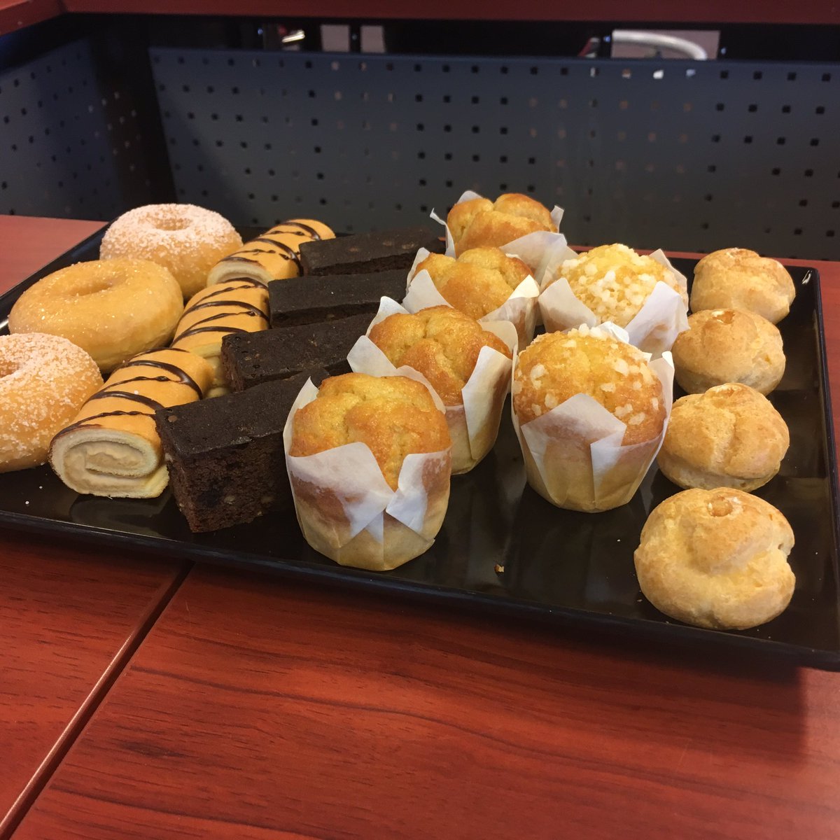 Tijdens de meeting staat er een vergader assorti klaar. Dat kan toch gezonder ?