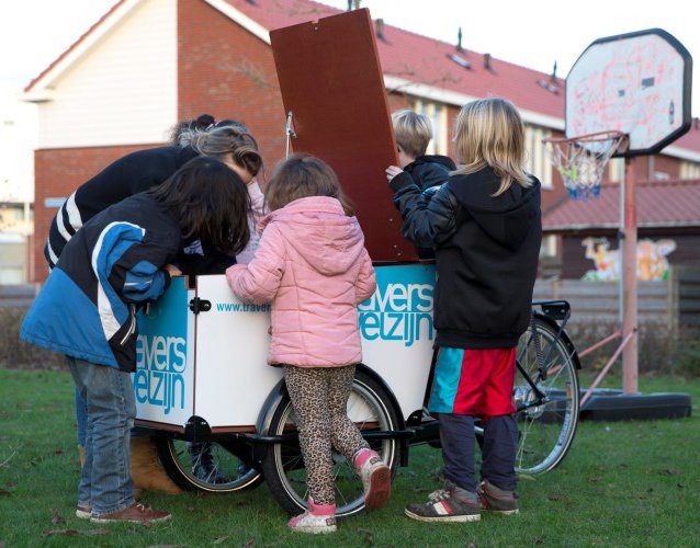Buiten spelen met de #Bakfiets #Zwolle #Kinderwerk <a href="/traverswelzijn/">traverswelzijn</a> #Dieze #IndischeBuurt #Diezerpoort diezerpoorter.nl/2017/02/01/bui…