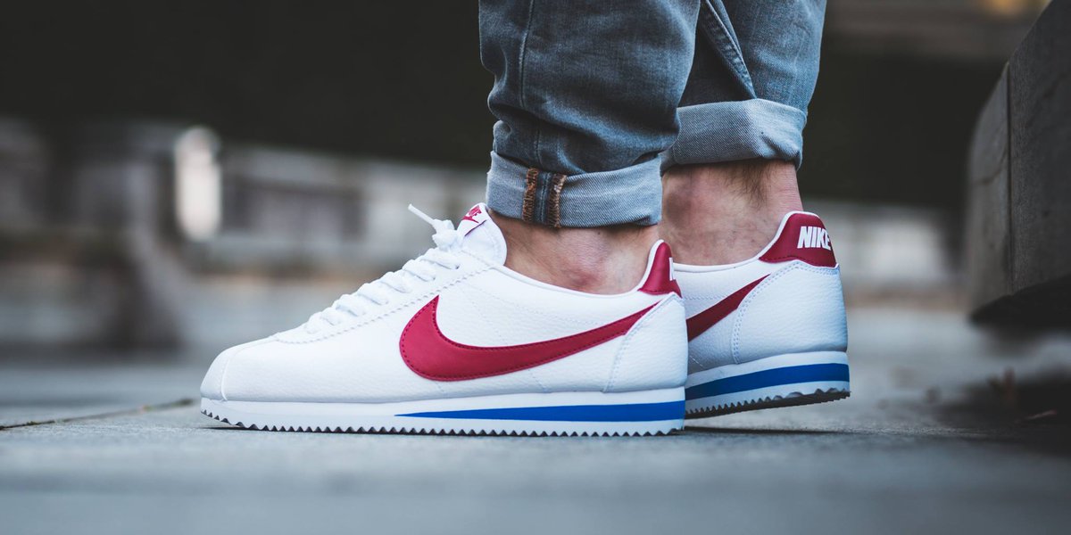 online sneaker store worldwide shipping