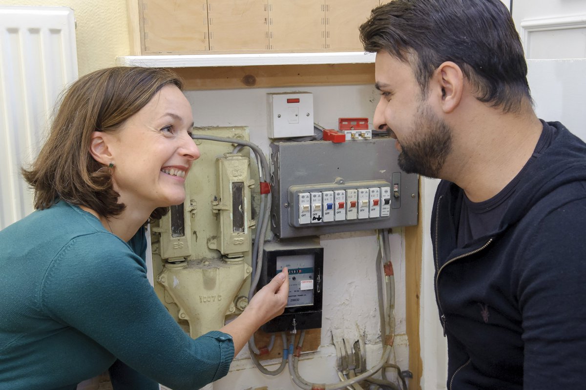 ChangeworksUK's tweet photo. How do you #saveenergyathome? Our #greenerlife campaign shares 30 actions you can do in seconds. RT? #savemoneyathome #energyefficiency https://t.co/Dj233lf3Ic